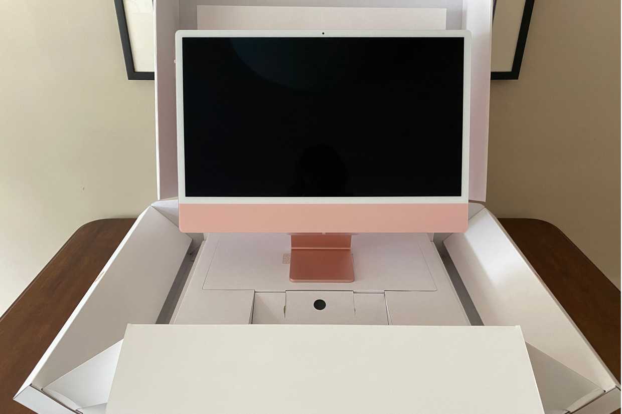 Hands-on with the 24-inch iMac: Simply stunning | Macworld