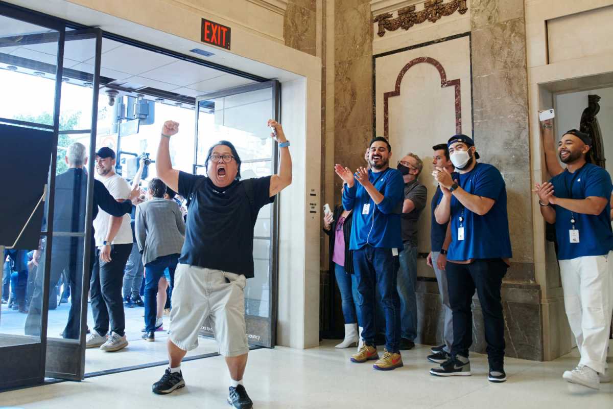 Apple Store Tower Theatre Los Angeles