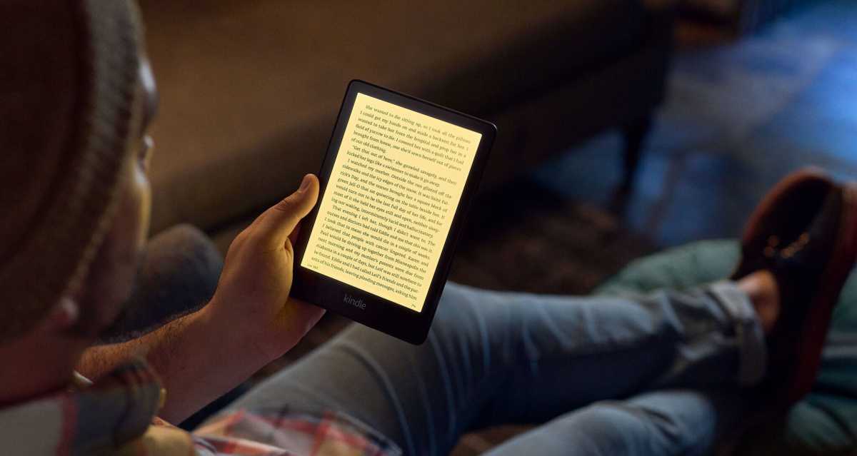 Amazon's new Kindle Paperwhite in use