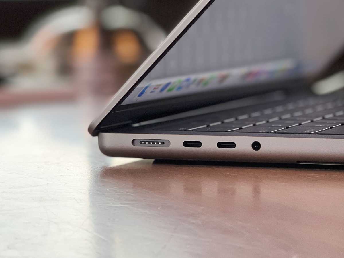 14-inch MacBook Pro MagSafe port 2021
