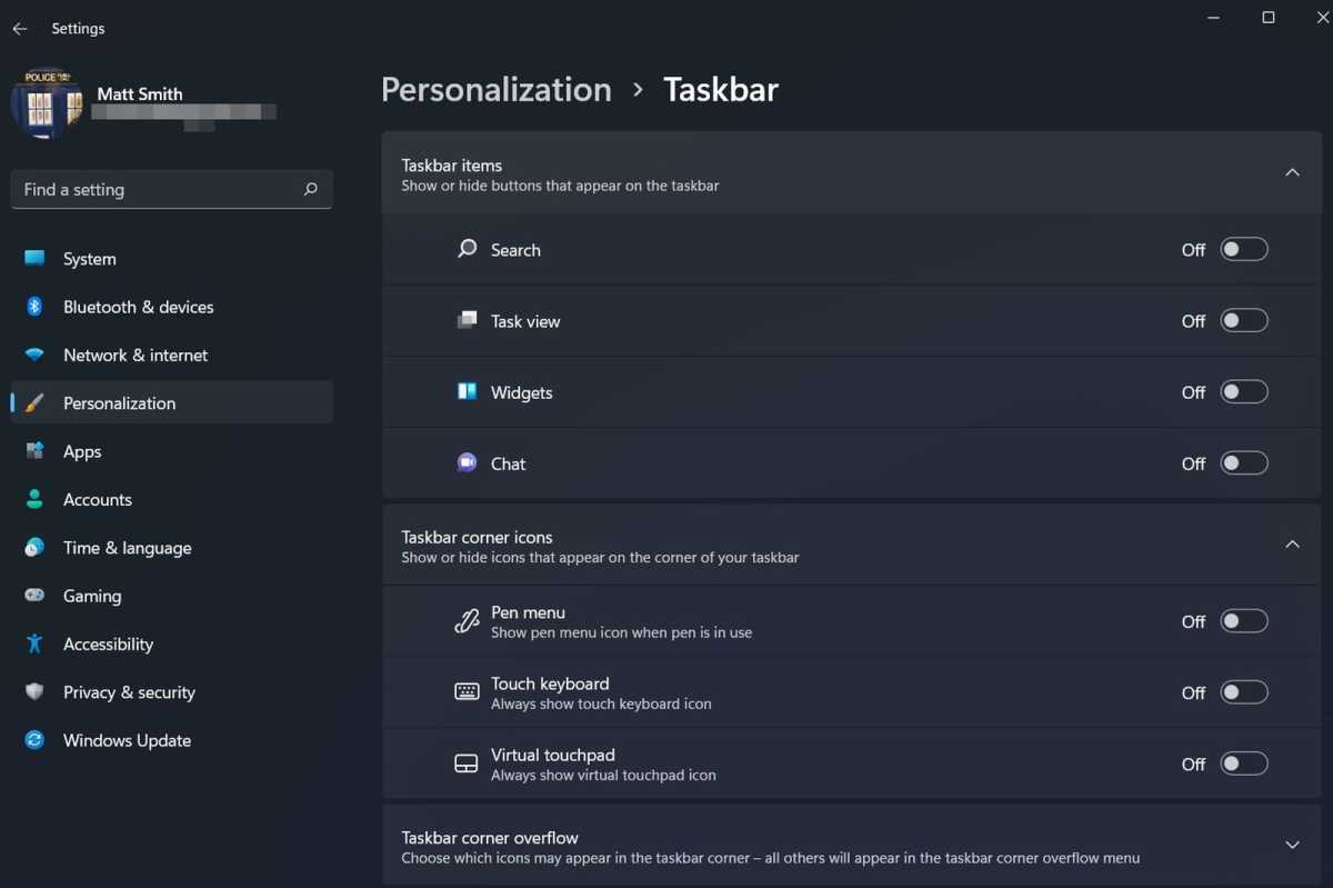 Windows 11 taskbar personalization