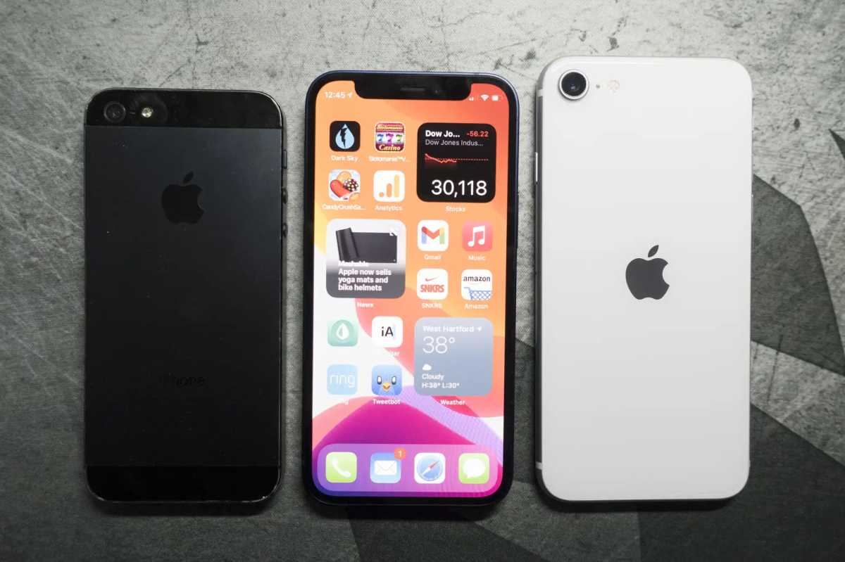 iPhone 12 mini vs SE