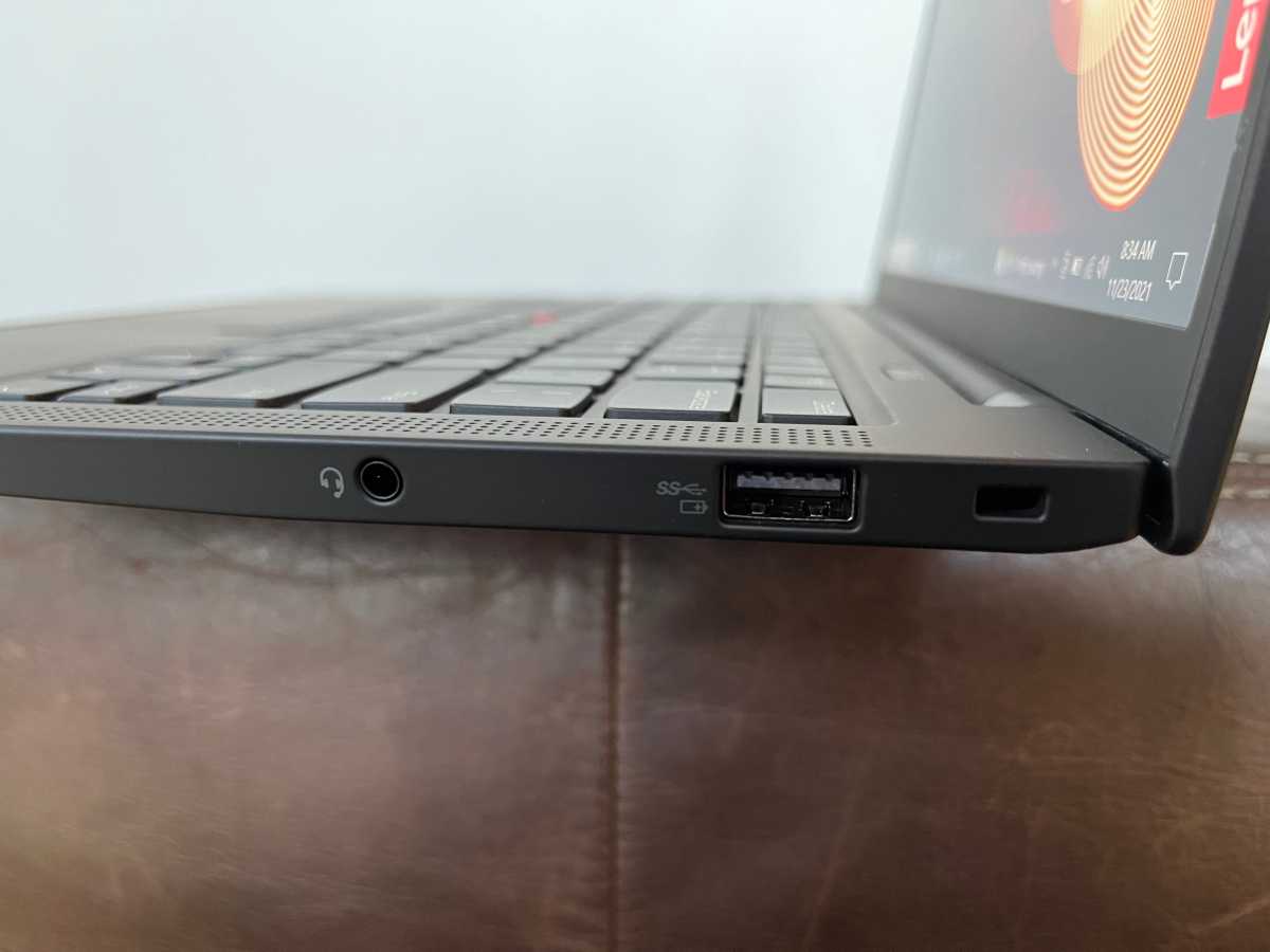 Lenovo Carbon Right Ports