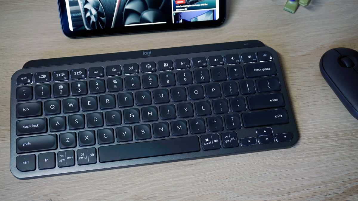 Logitech MX Keys Mini — лучшая беспроводная клавиатура для путешествий
