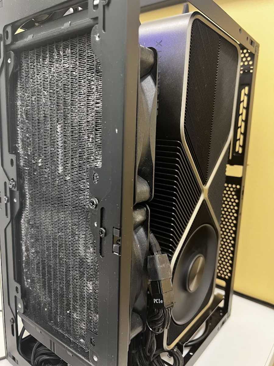 A dusty GeForce RTX 3090 PC