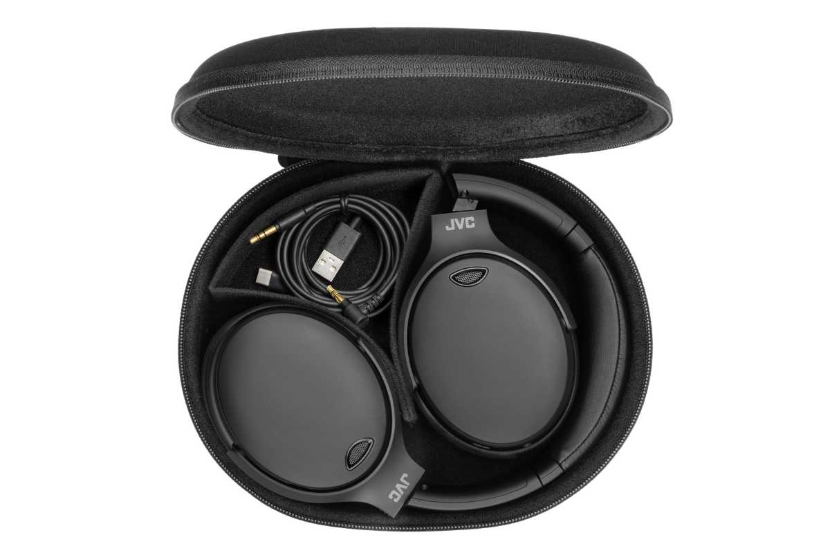 JVC HA-S100N headphone in case with accessories