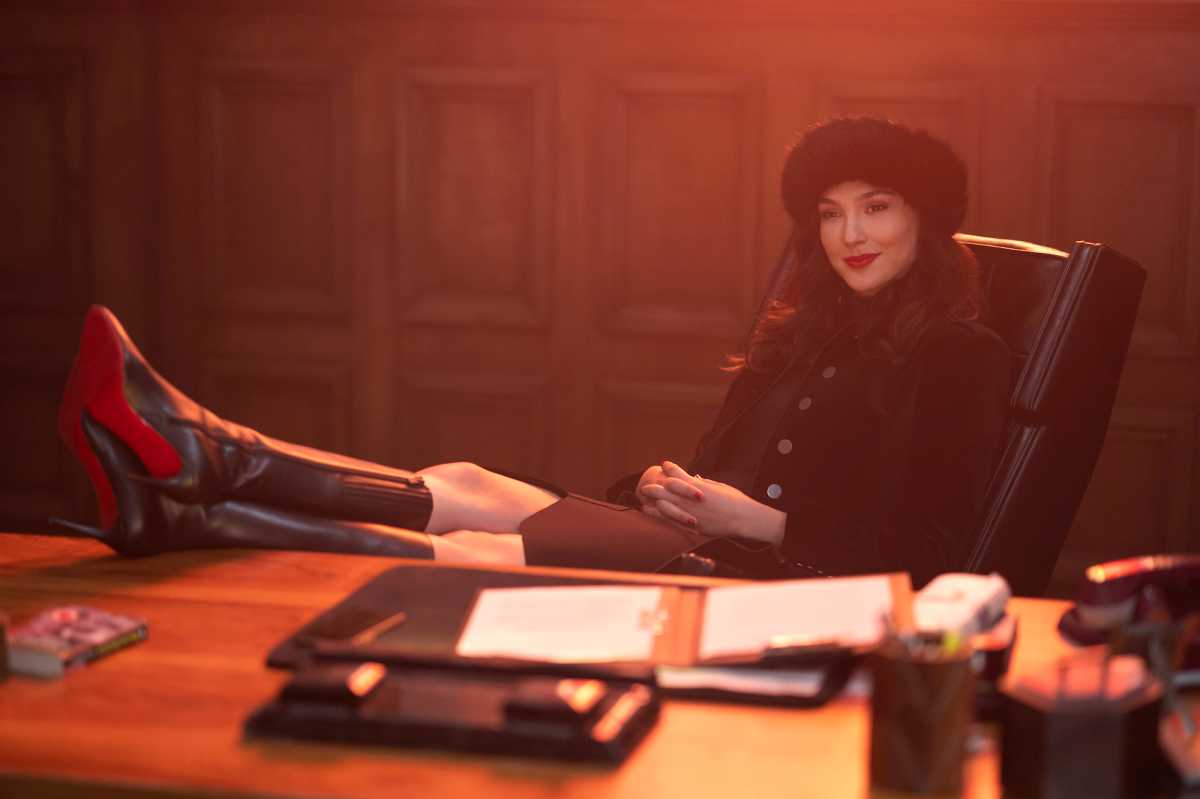 A scene from the Netflix film 'Red Notice'