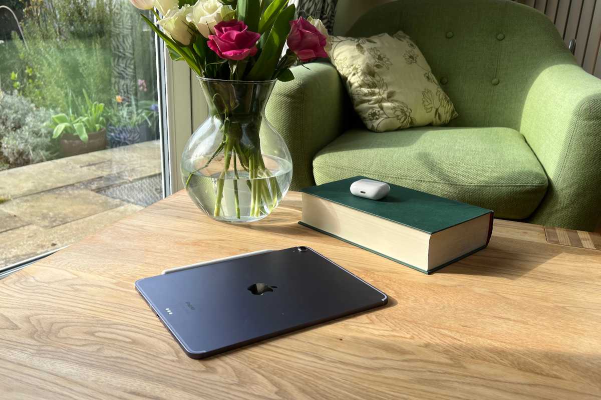 Apple'ın ürün adları açıklandı | Macworld 3 iPad Air'in yaşam tarzı çekimi (2022)