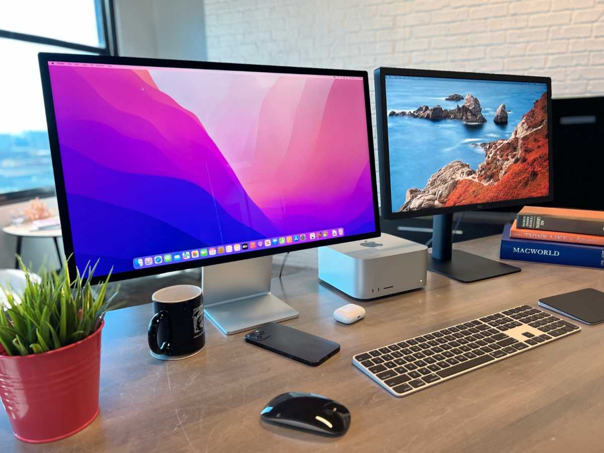 Mac Studio iki ekran