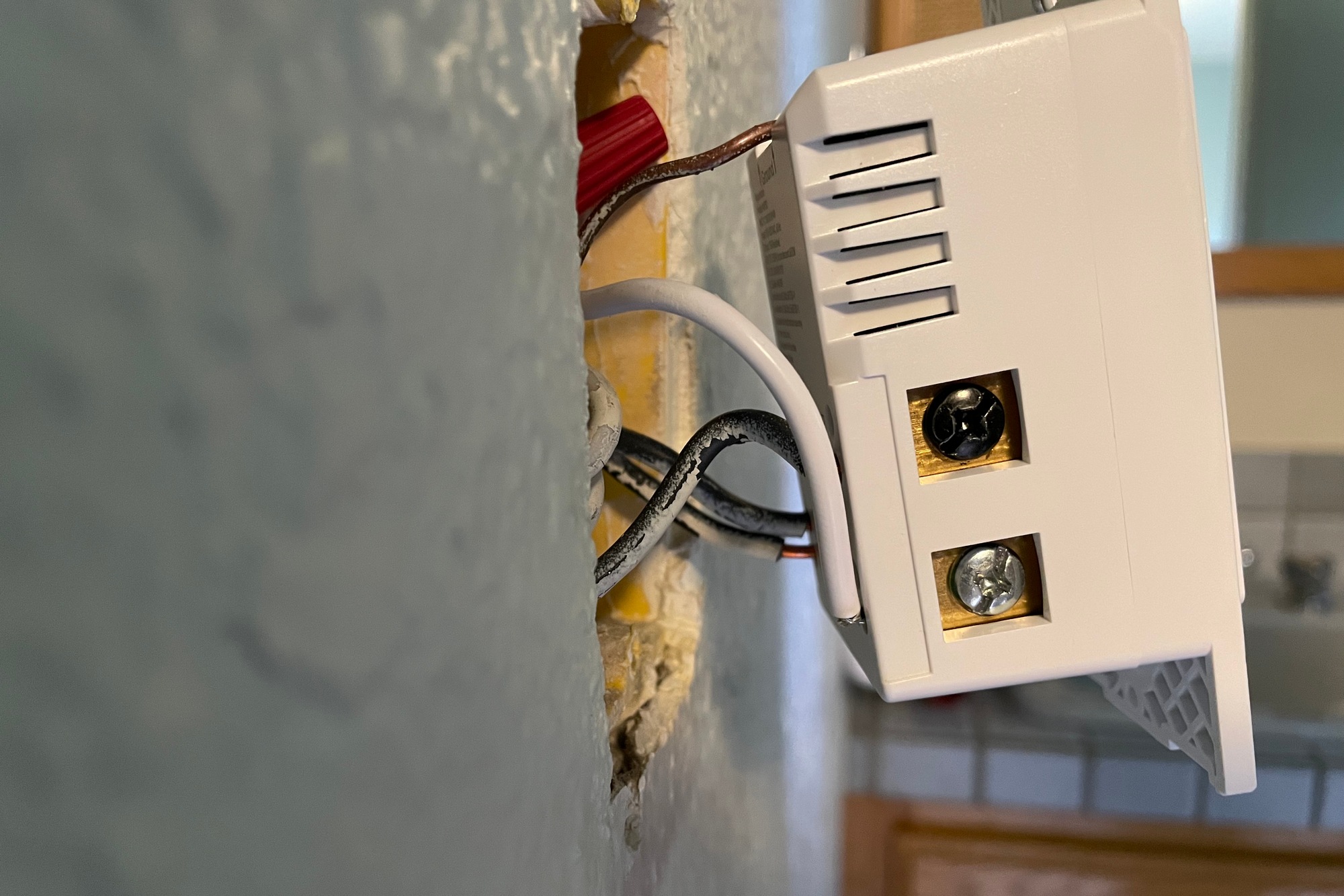 Wyze Switch review Elegantly transform dumb lights into smart lights