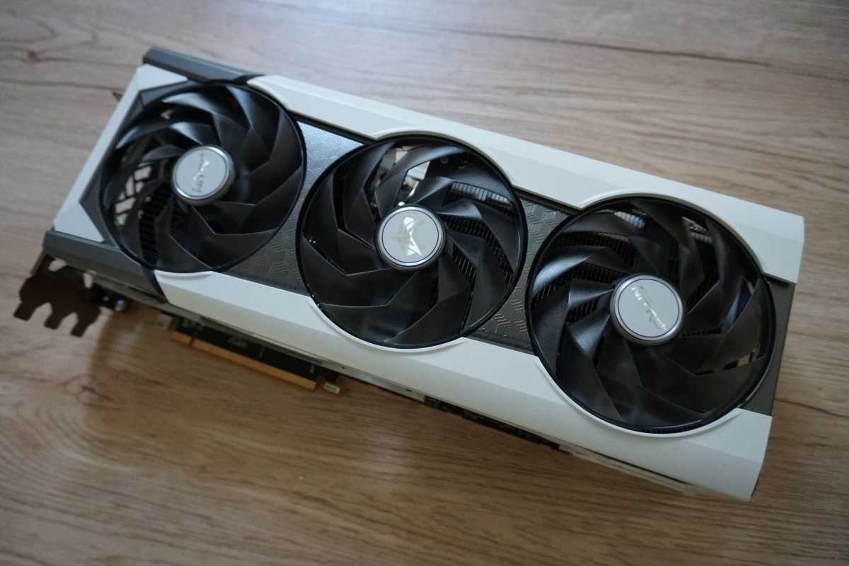 Sapphire Radeon RX 6950 XT Nitro+ Pure Review - Snow White as an unique  beauty with a reserved character