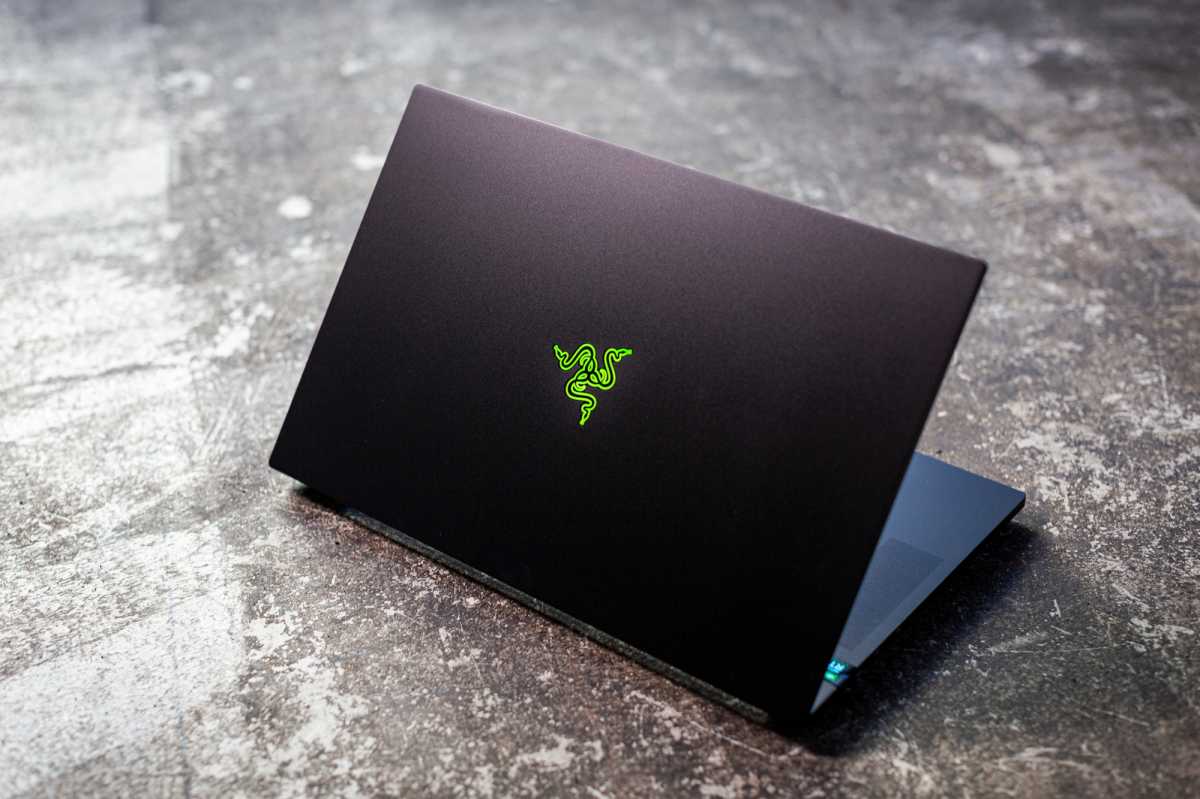 Razer Blade 17 build