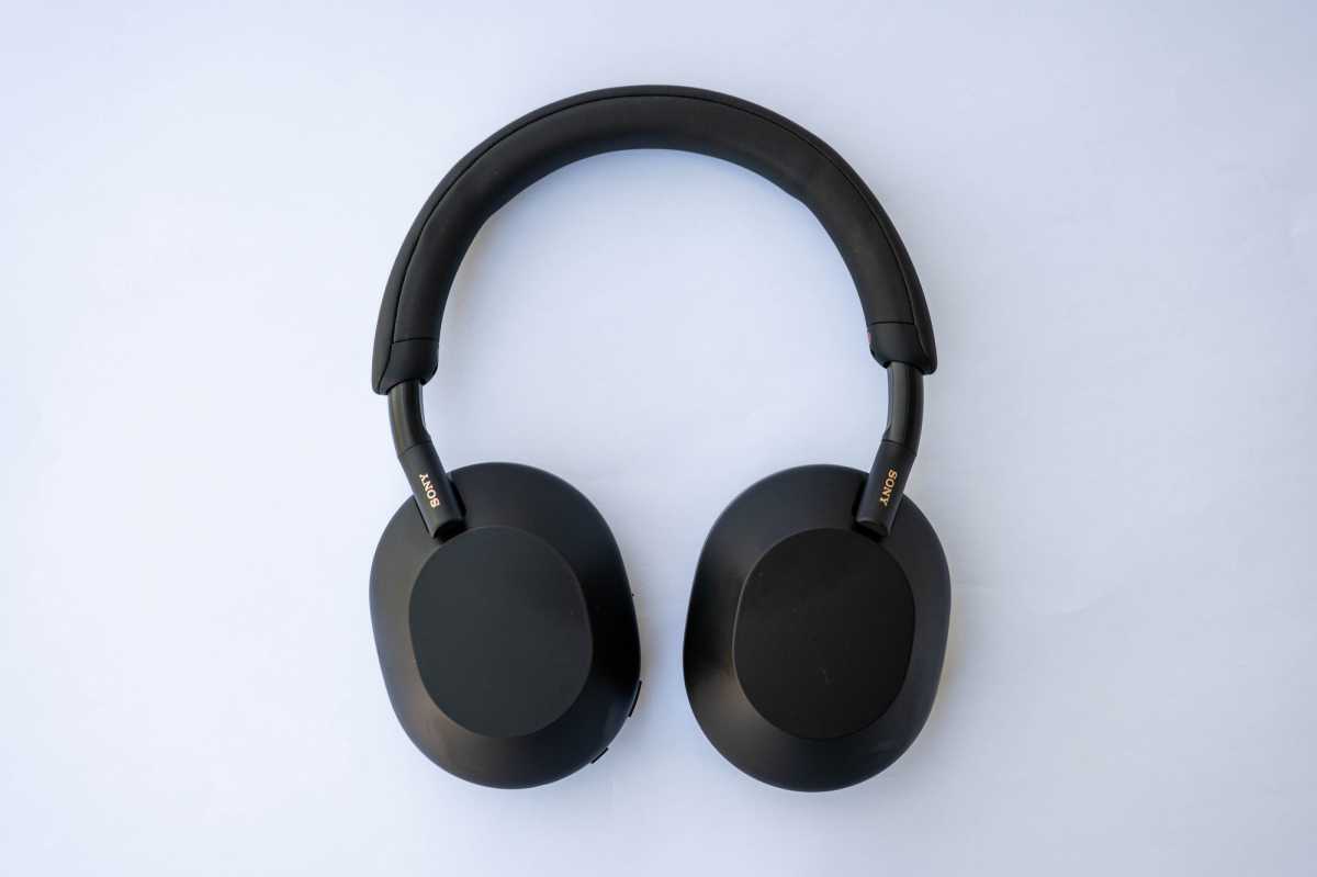 Sony WH-1000XM5 ear cup side