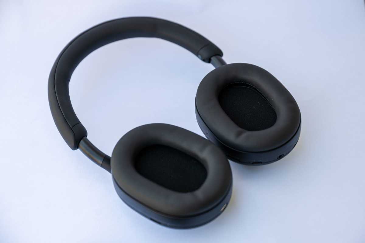 Sony WH-1000XM5 review: Sony raises the bar for noise-cancelling  headphones--again