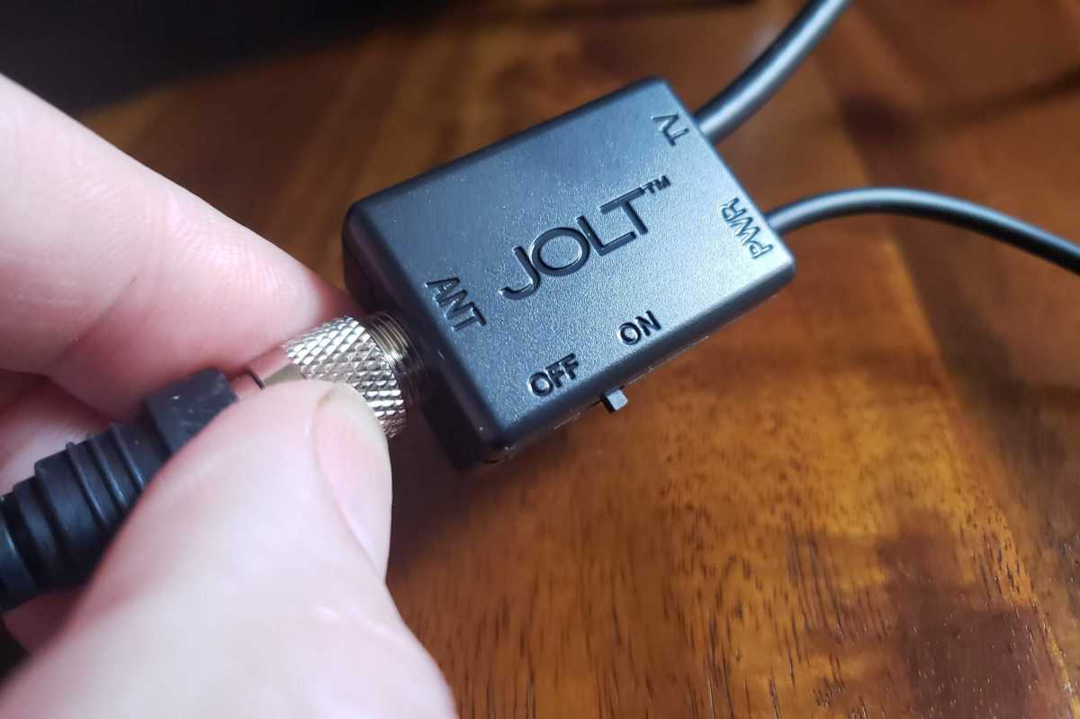 vue détaillée de l'amplificateur de signal Antennas Direct Jolt