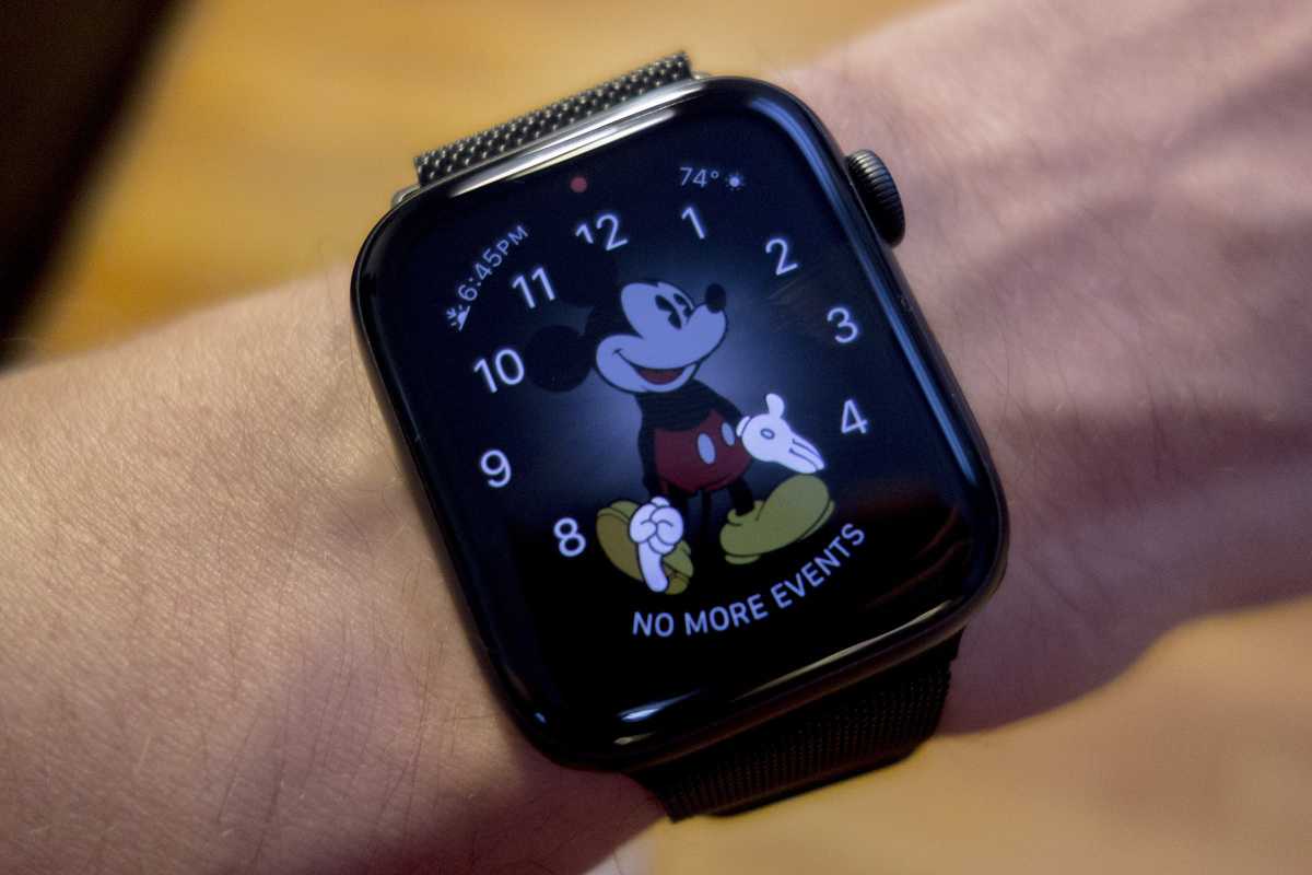 The Mickey Mouse always-on screen on the Apple Watch Series 5