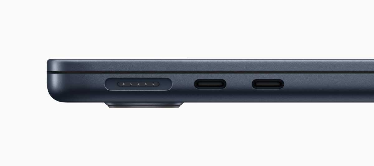 Magsafe ve iki Thunderbolt bağlantı noktasını gösteren yandan MacBook Air