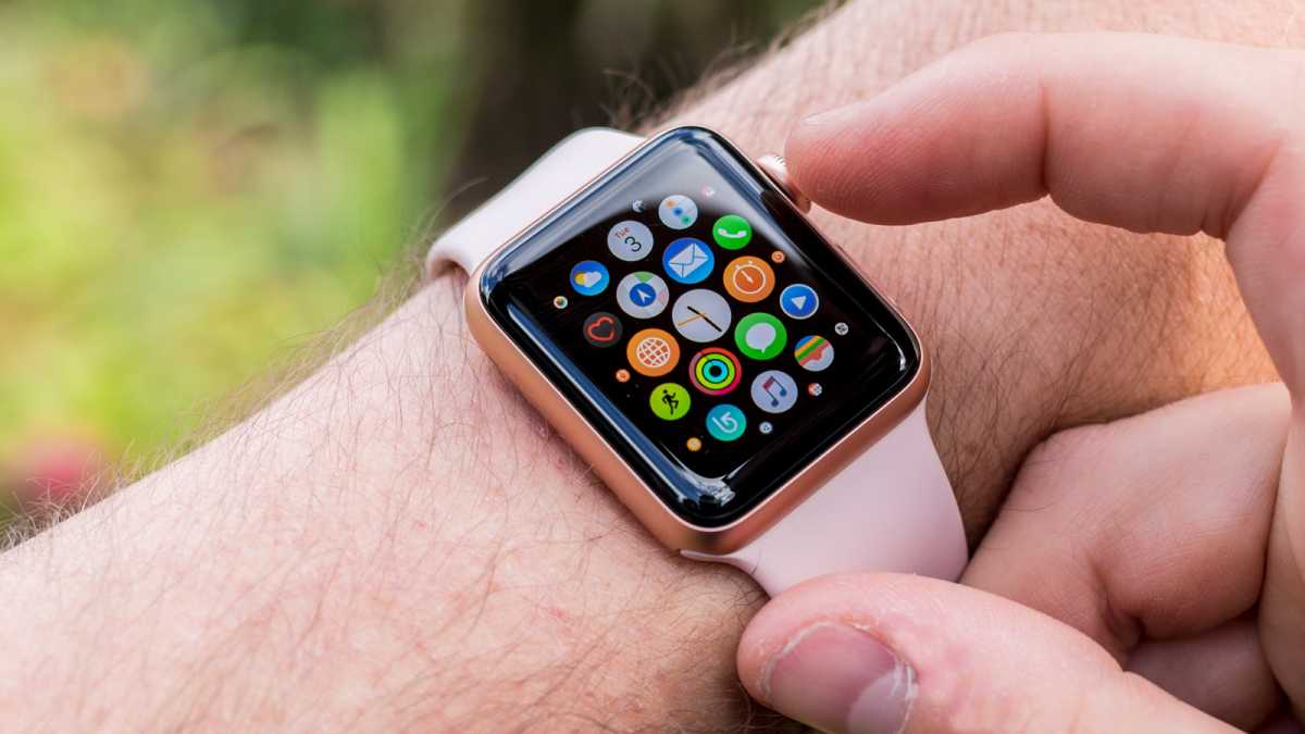 Apple Watch Series 3'ün bir bilekte çekilmiş görüntüsü