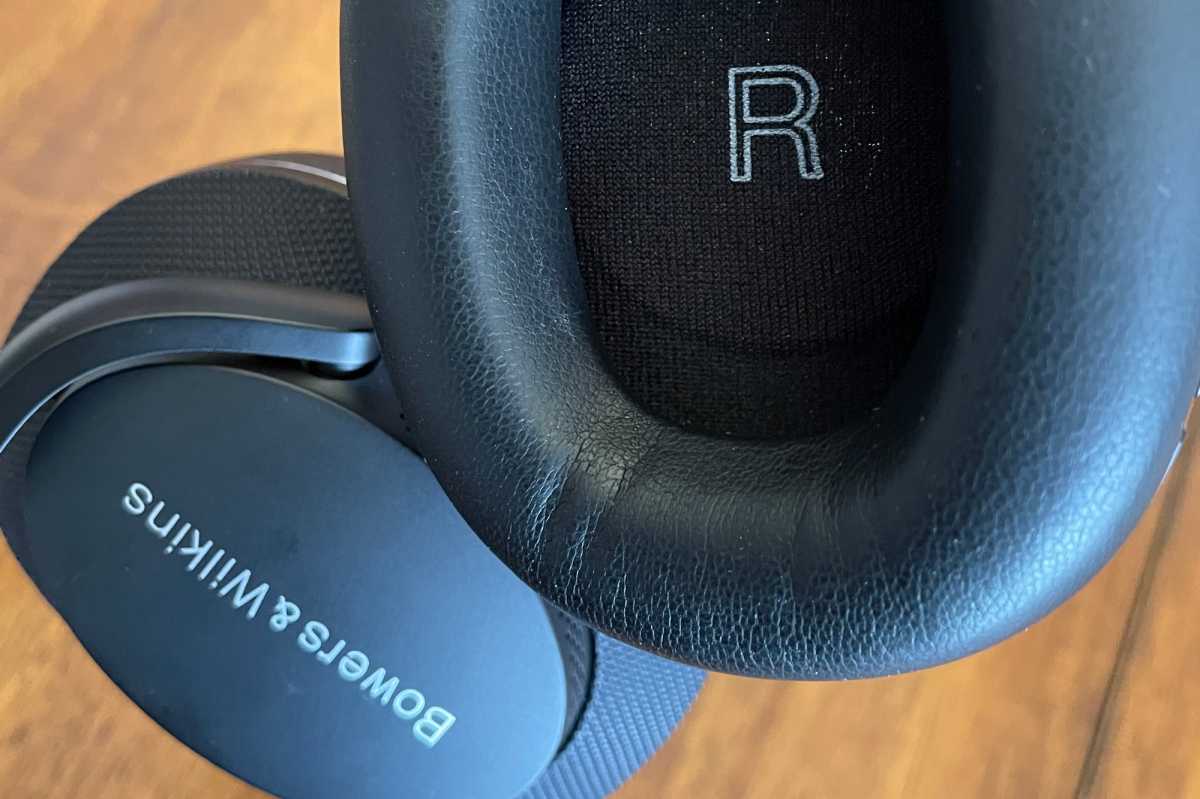 Bowers & Wilkins Px7 S2 ear cup detail