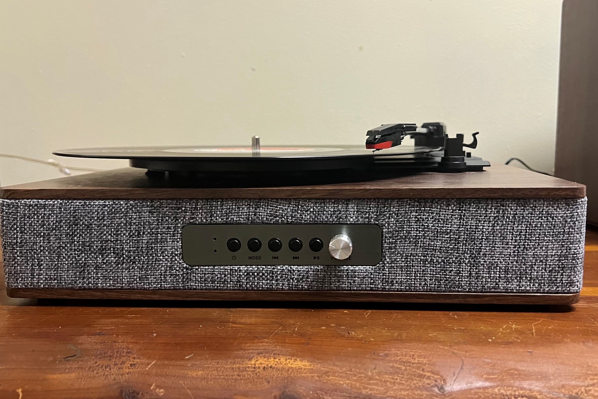 Crosley Aria Shelf System review: An easy-to-use, all-in-one