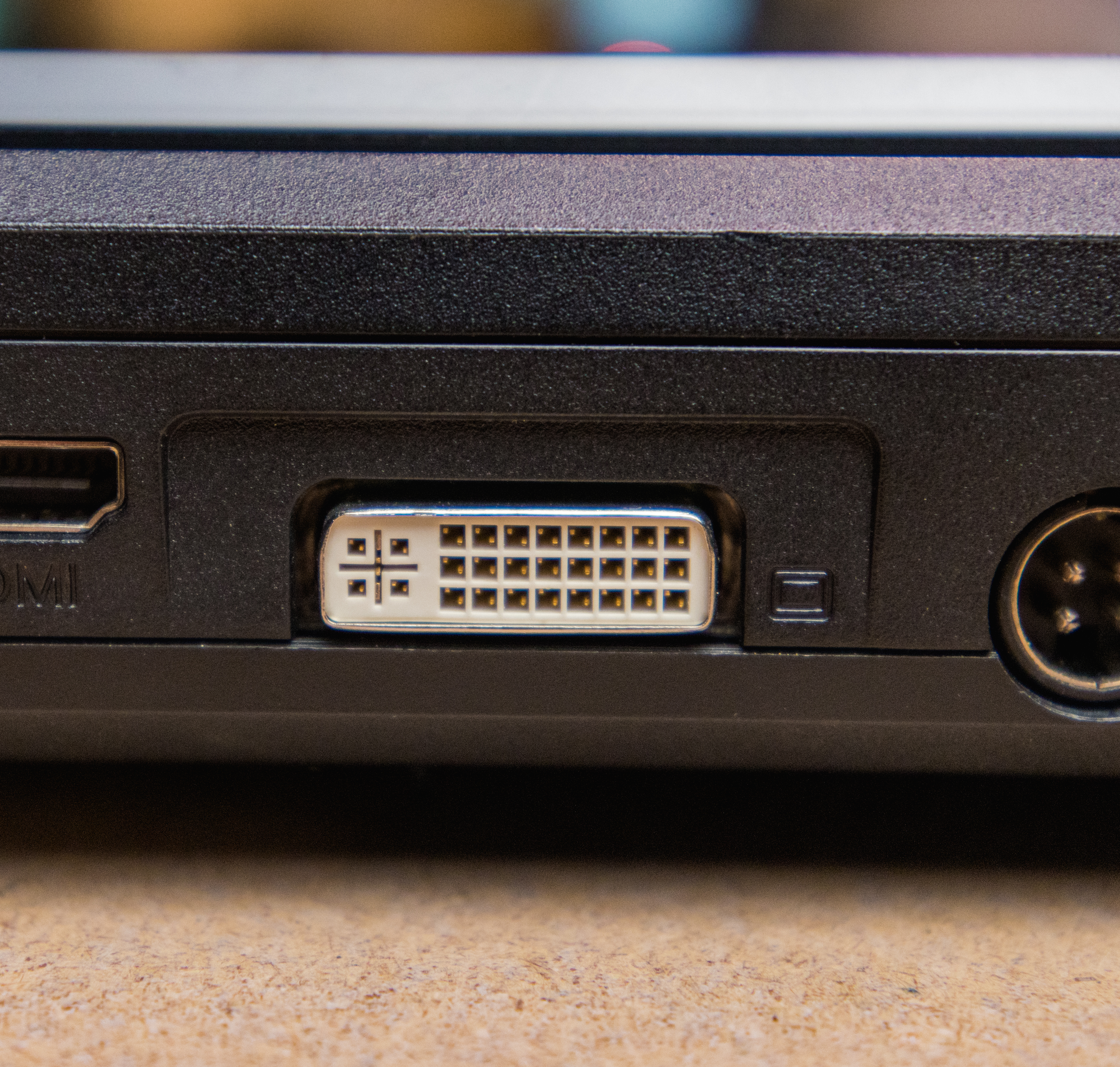 gaming laptop with dvi port