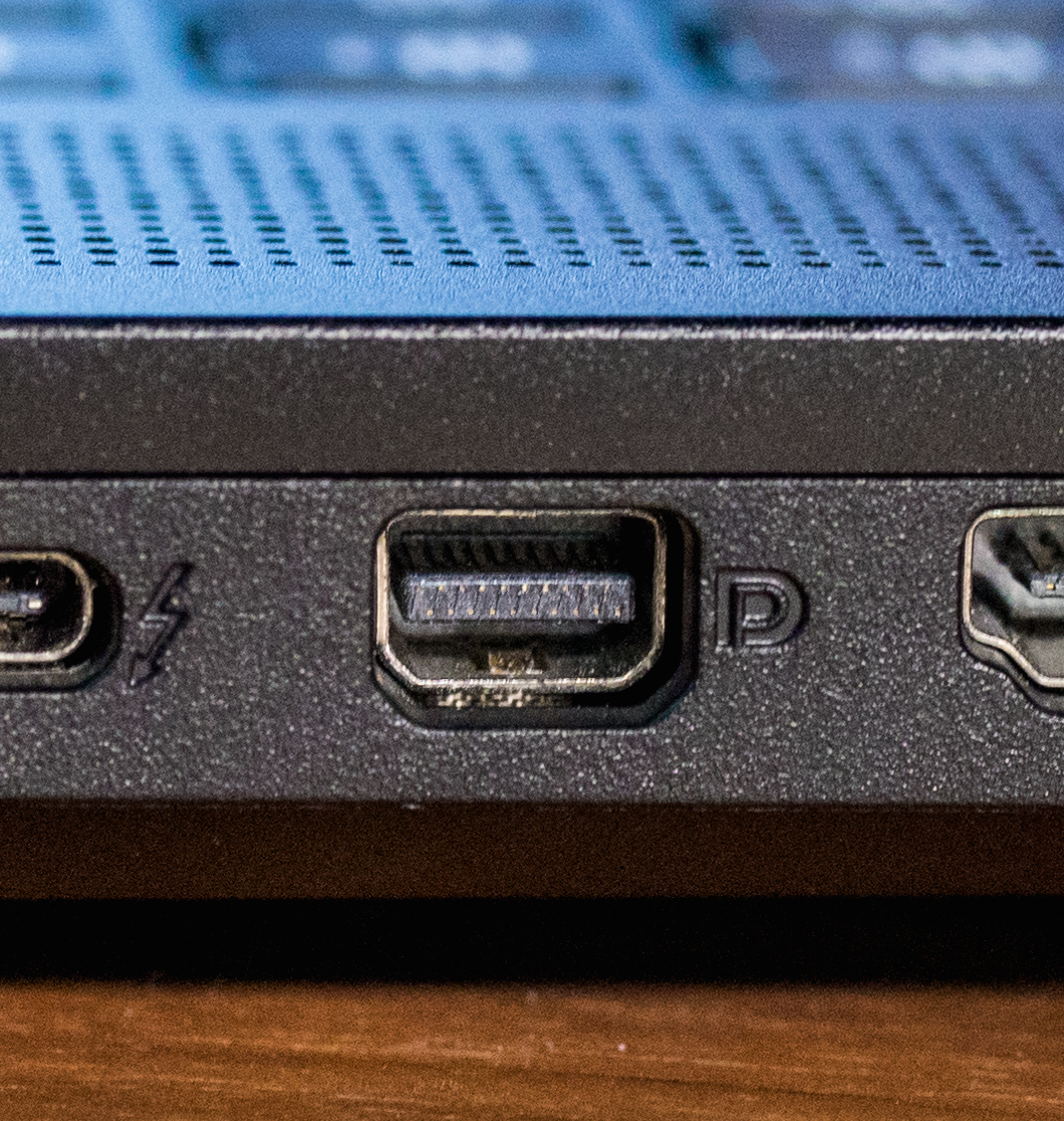 gaming laptop with dvi port