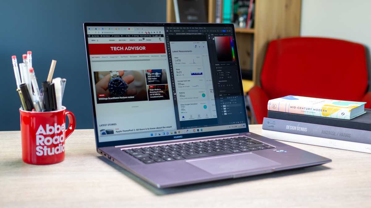 Huawei MateBook 16s multi-tasking