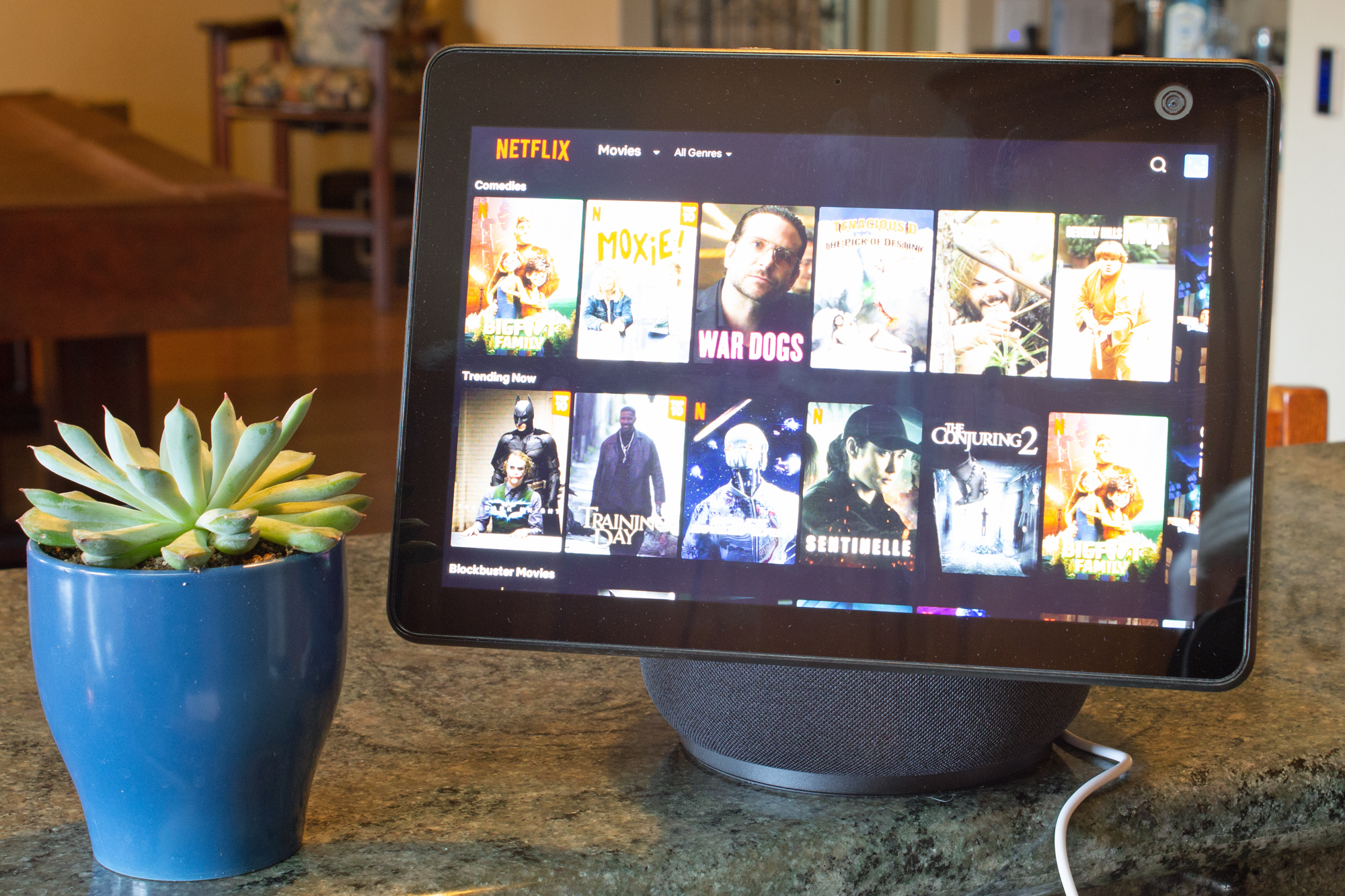 Echo Show 10 review: A smart display on the move - CNET