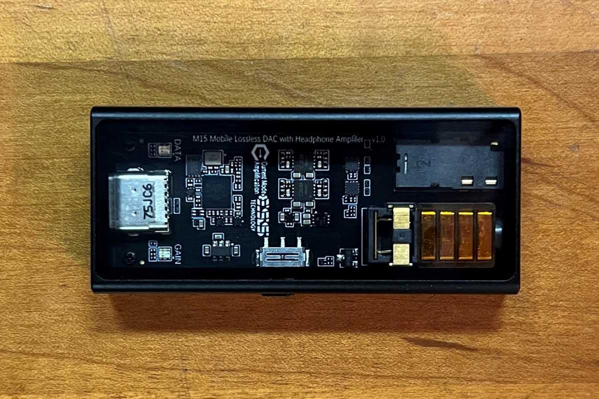 Questyle M15 window showing internals