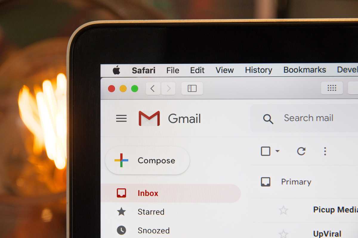 gros plan sur Gmail dans une fenêtre Safari