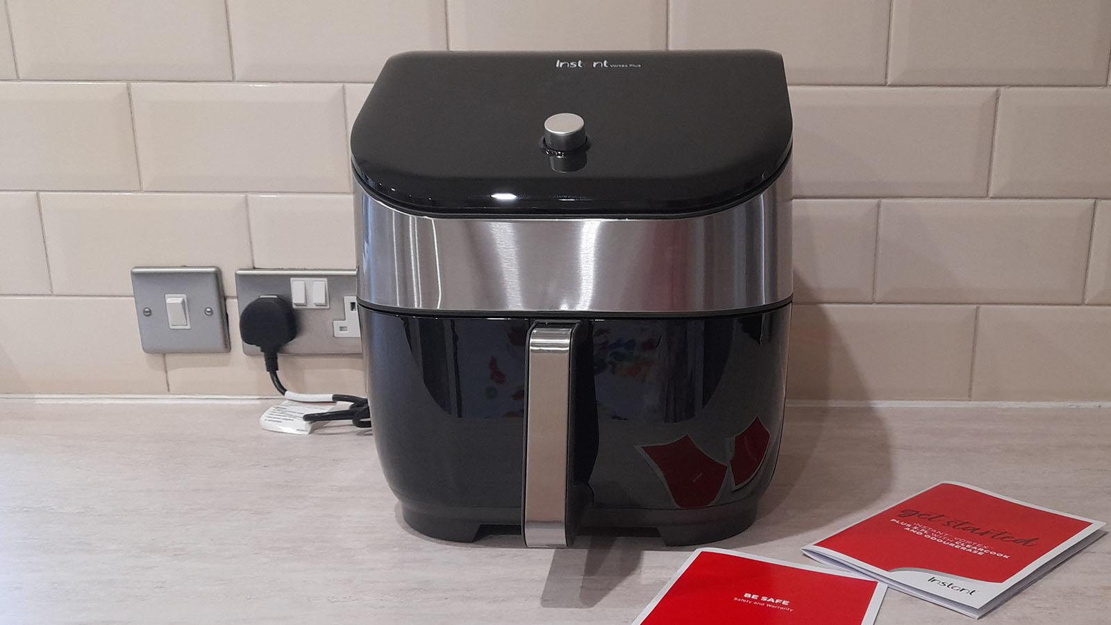 Crux Artisan Series 4.6 Qt Air Fryer vs Ninja Air Fryer AF100UK: What is  the difference?