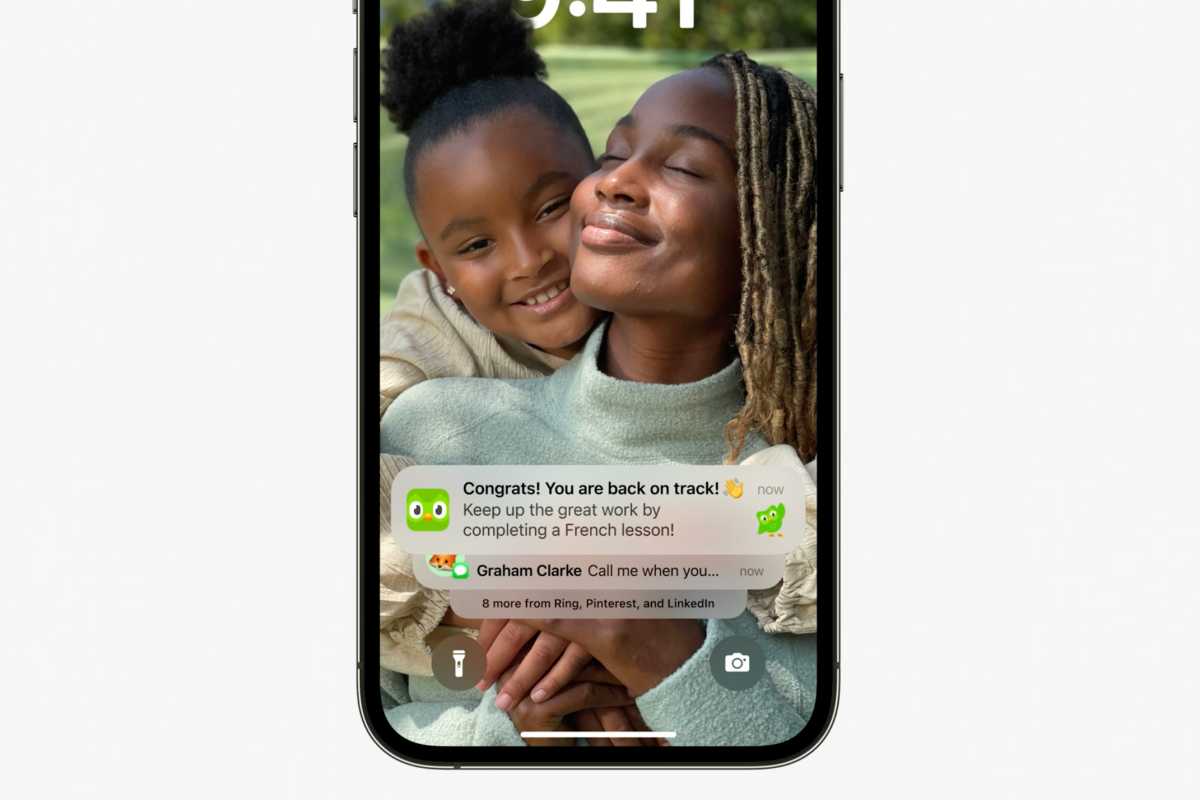 iOS 16 Lock Screen Notifications