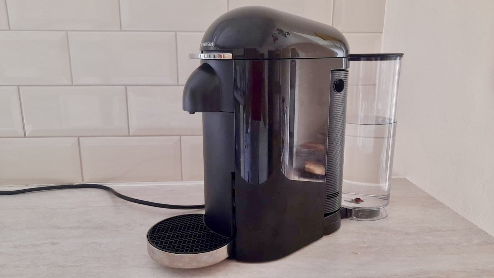 Nespresso Vertuo Plus - Easiest capsule machine to use