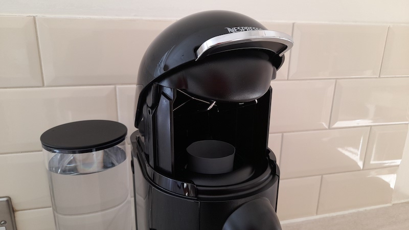 Nespresso Vertuo Plus review - latest science and technology news 2021 - Technology - Public News Time The water tank at the back of the Vertuo Plus can be pivoted