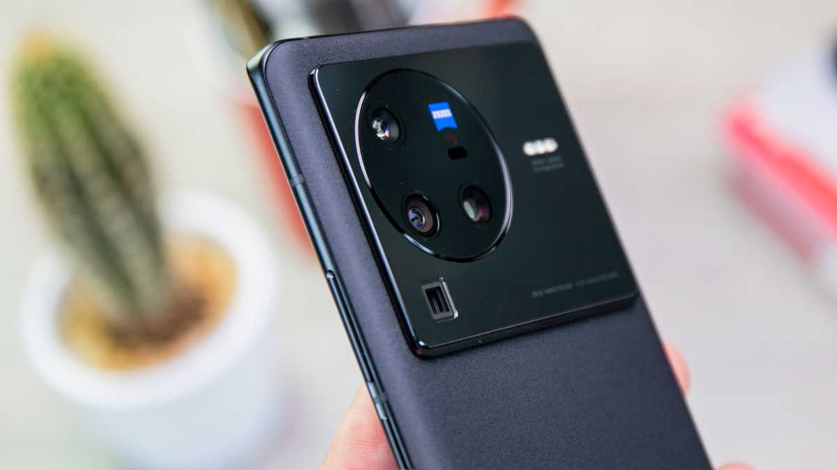 Vivo X80 Pro camera side angle