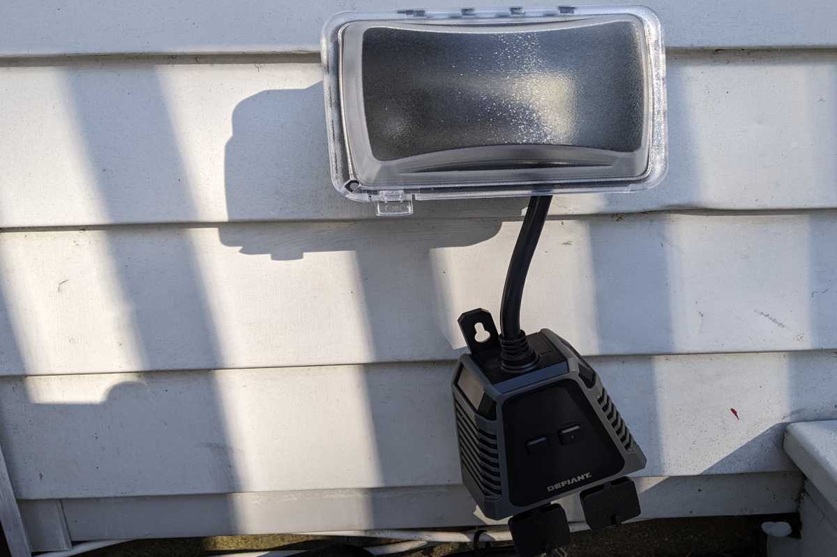 Defiant Outdoor Smart Plug
