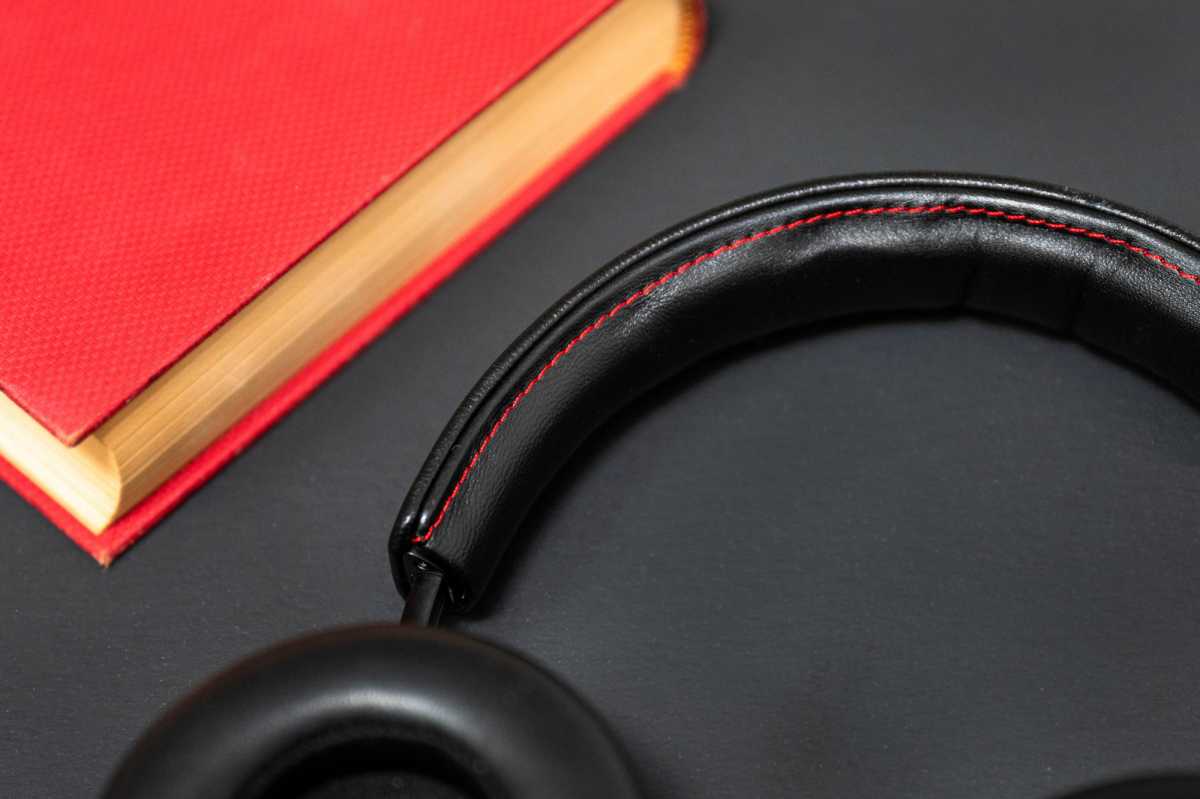 Mark Levinson No. 5909 headband detail