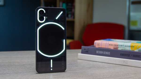 Image: Nothing Phone (1) review