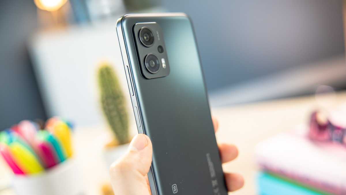 Poco X4 GT review: Design and handling