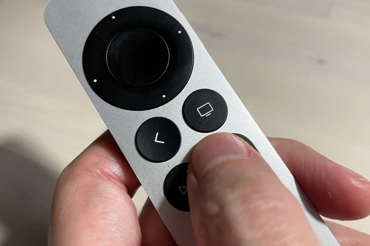 Bouton TV de la télécommande Siri