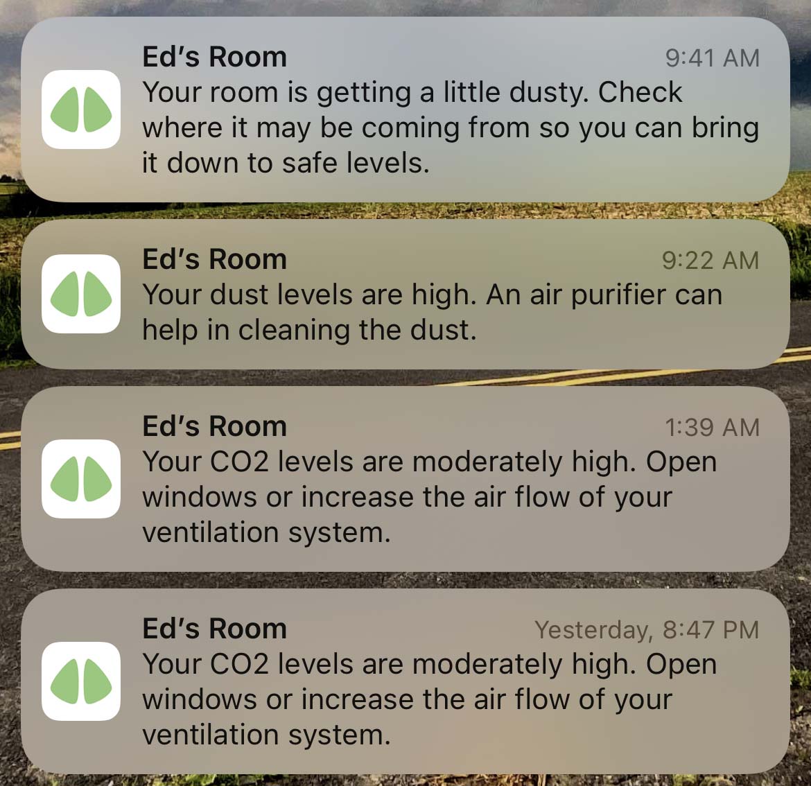 uHoo Smart Air Monitor notifications on iPhone