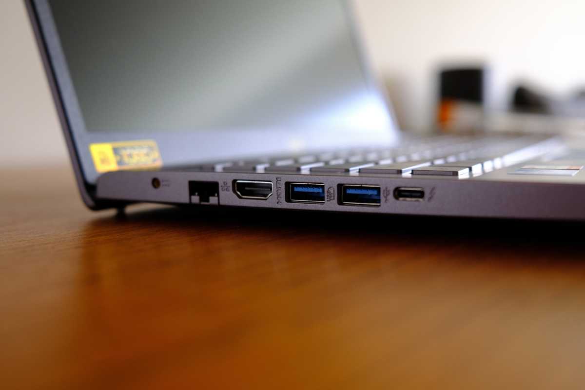 Acer Aspire left ports