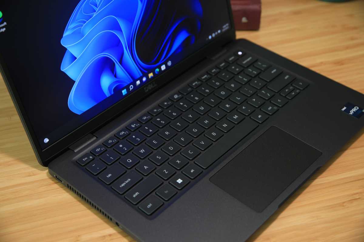 Latitude 7330 Laptop