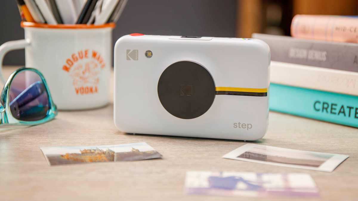 kodak step instant camera with lens cap