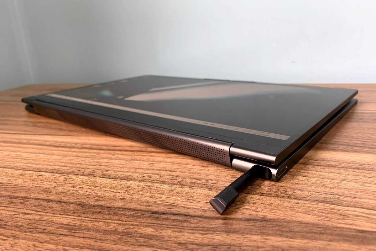 Lenovo Yoga C940 laptop and stylus