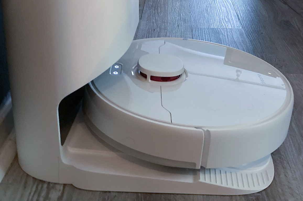 Dreame Bot D10 Plus Review: Mid-priced robot vacuum and mop with auto-empty  station