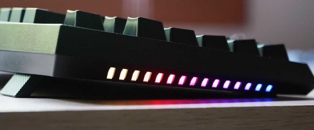 Redragon K596 side lighting
