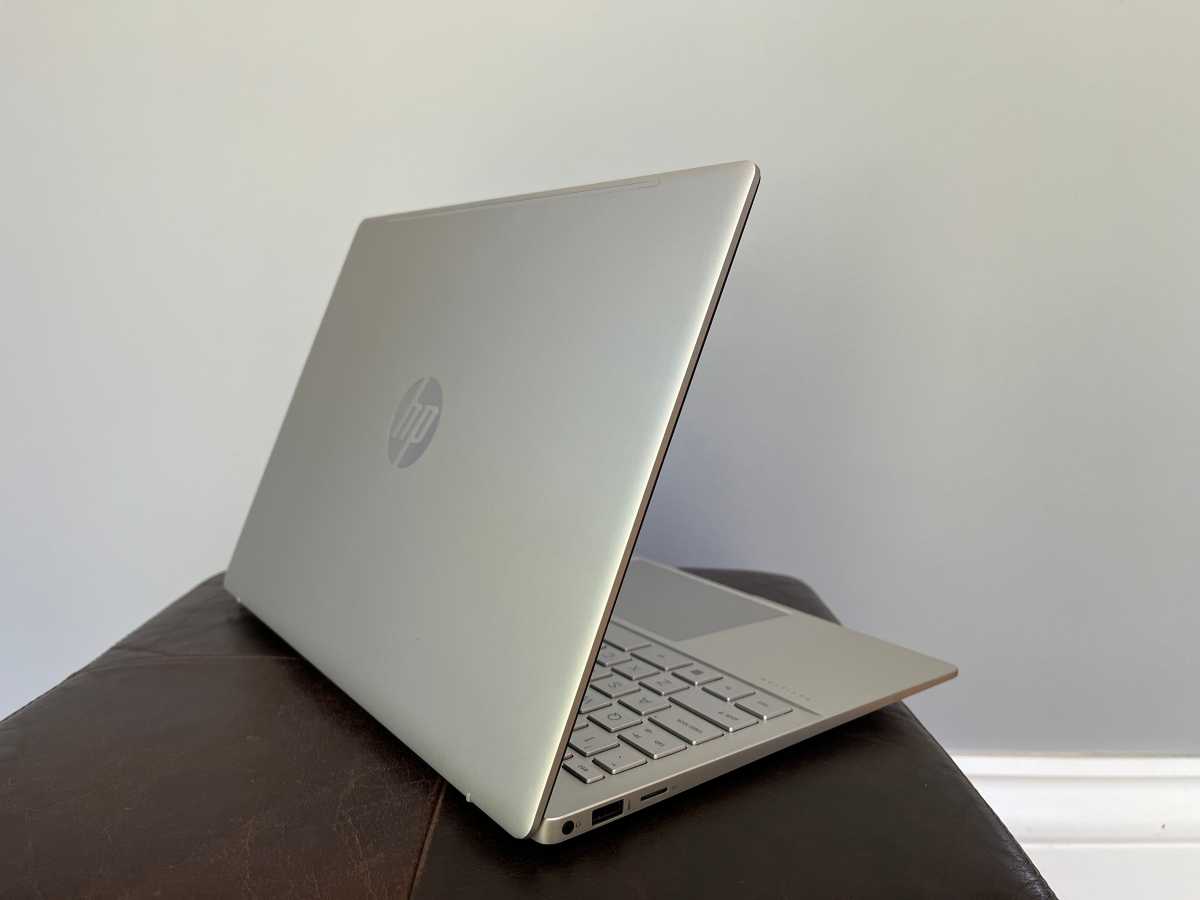 HP Pavilion lid