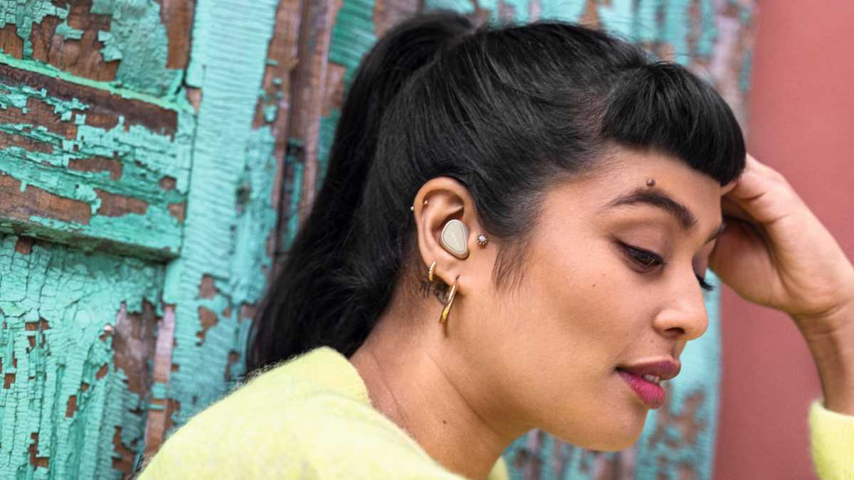 Jabra Elite 5 wireless earbuds gold beige in ear