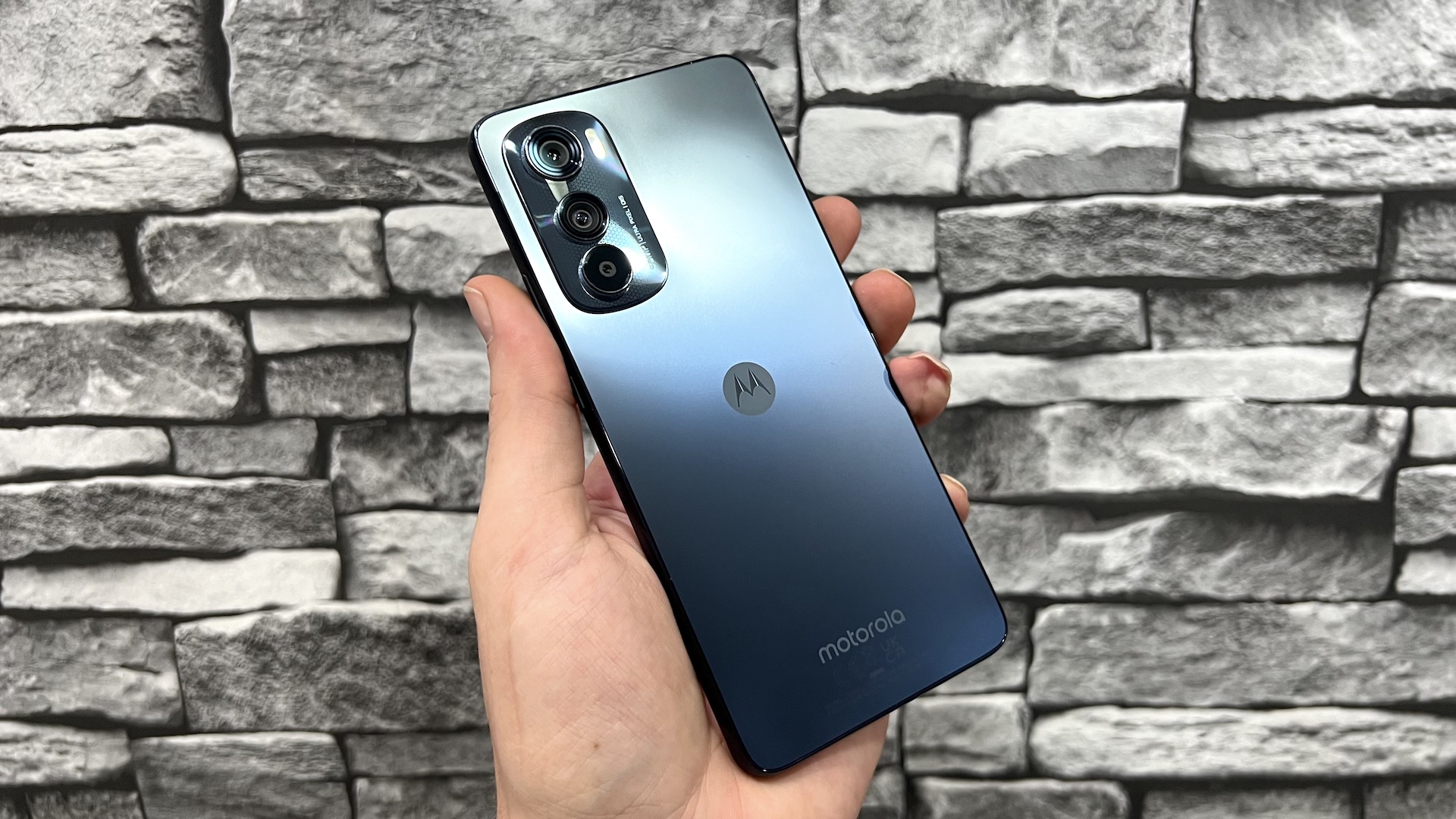Motorola Edge 30 - Thinnest & lightest